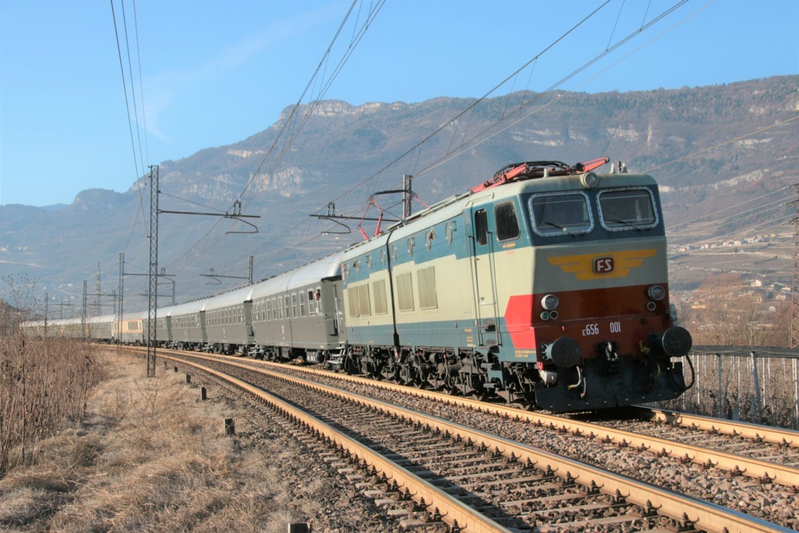 Treno Dei Mercatini Di Natale